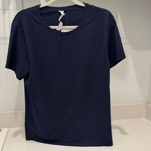 Fabletics Feather Tech short sleeve top